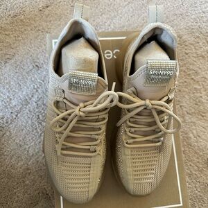 Steve Madden MAXIMA. 
Gently worn once or twice.